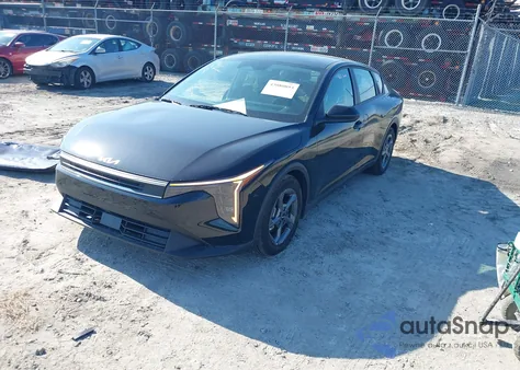 2025 Kia K4 Lxs из США, поврежденный, VIN 3KPFT4DE4SE139394